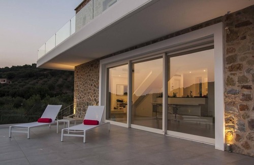 Messinia Villa | Traumvilla mit Blick auf die Bucht von Navarino - 5 min zum Strand und Golfplatz
