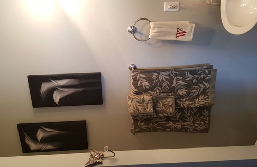 Huntcliff House | Travel Nurses/Healthcare professionals welcome.