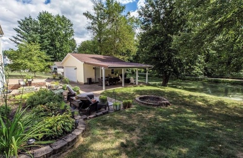 Akron House | Traveling professionals towpath paradise Quaint pet friendly 3 bd home in Akron