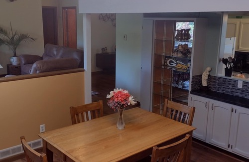Baraboo House | Traveling RN's - Jacuzzi tub and Only 5 blocks to St Clare Hospital