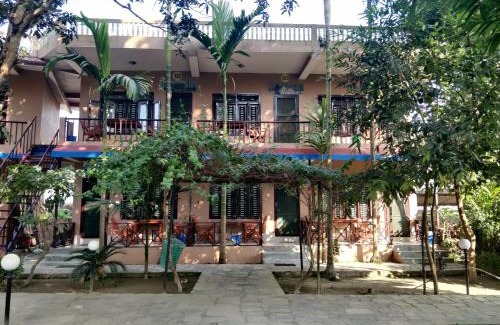Sauraha Hotel | Travellers Jungle Camp-Sauraha