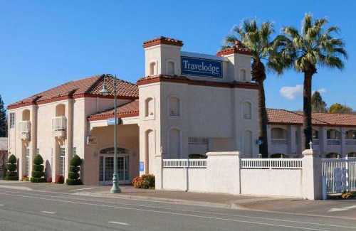 Benton Tract Hotel | Travelodge by Wyndham Redding CA