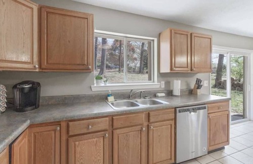Rossville House | Travis' Place - Convenient and Affordable Location