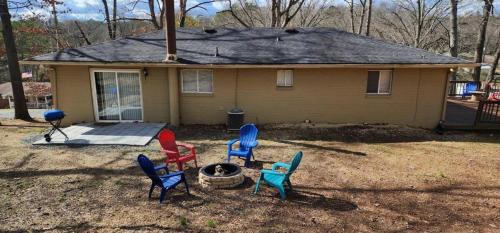 Rossville House | Travis' Place - Convenient and Affordable Location