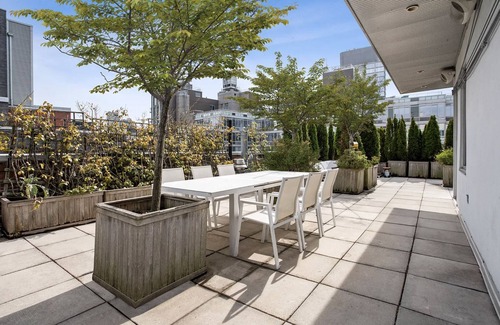 Ukrainian Village Apartment | Travive Bowery Three Level Penthouse
