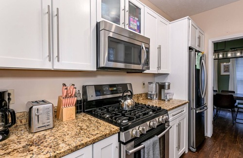 Tremont House | Treasure in Tremont! Sleeps 12!