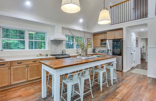 Treasure Lake House | Treasure Lake Home w/Deck: Walk to Bimini Lake!