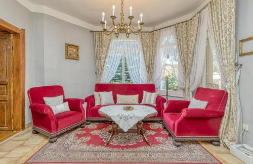 Balatonrendes House | Treasure Of The Past With Whirlpool - Happy Rentals