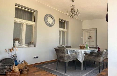 Balatonrendes House | Treasure Of The Past With Whirlpool - Happy Rentals