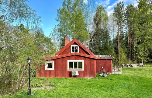 Skoldinge House | Treat yourself to a break in this charming 18th century farmhouse.