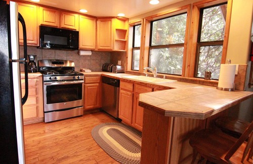 Yosemite West House | Tree House Lodge