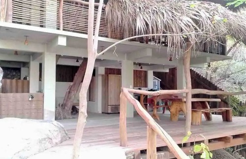Arroyo Cruz Villa | Tree house at a superb virgin bay with starlink
