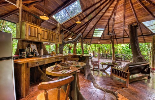 Chiguata Apartment | Tree House Beachfront Lodge
