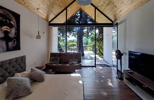 Guatape Cabin | Tree House: Gorgeous cabin with jacuzzi in Guatape
