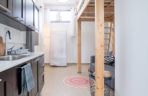 Florentin Apartment | Tree House Oasis- studio 3