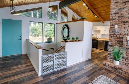 Gold Beach House | Tree-Lined Gold Beach Retreat with Multiple Decks!