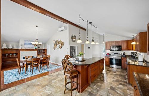 Sherrills Ford House | Tree Top Get Away by AvantStay Amazing Lake View