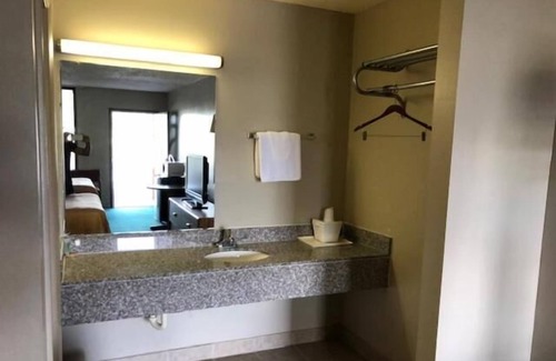 Florence Hotel | Tree Top Inn Florence