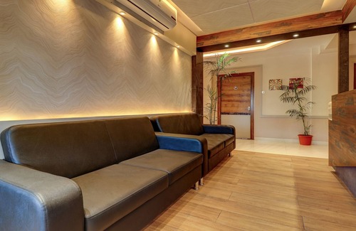 Dwaraka Nagar Hotel | Treebo Rainbow Grand