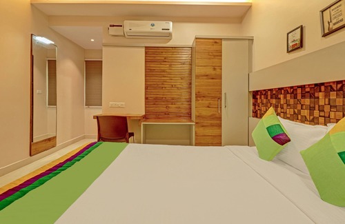 Dwaraka Nagar Hotel | Treebo Rainbow Grand