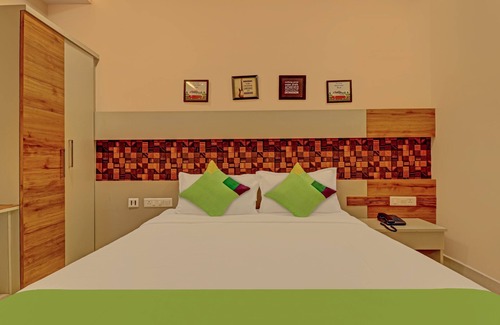 Dwaraka Nagar Hotel | Treebo Rainbow Grand