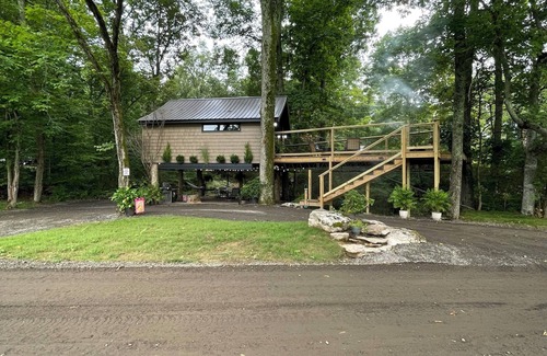 Mount Juliet House | Treebreeze: A whimsical TREEHOUSE experience