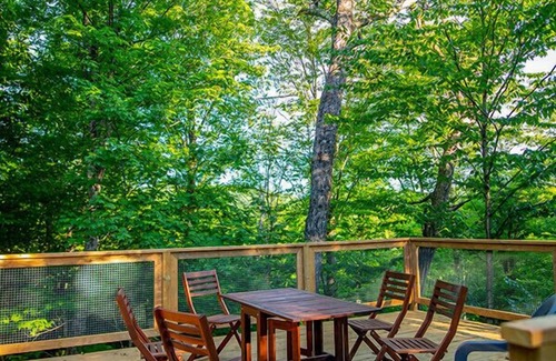 Saint-Faustin-Lac-Carre House | Treehouse #11 (in the forest)