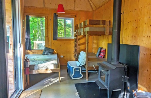 Saint-Faustin-Lac-Carre House | Treehouse #15 (in the forest)