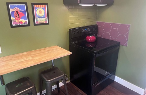 Rainier Valley House | Treehouse in Rainer Beachn2BR/1bath 800 sq feet home