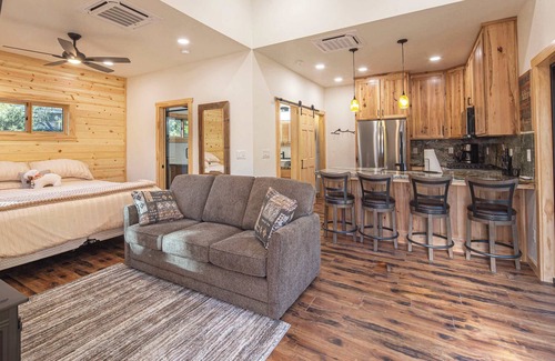 Mono Vista Apartment | Treehouse in the Foothills