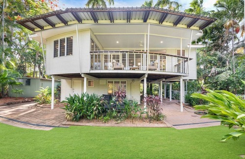 Fannie Bay House | Treehouse in the Tropics Luxe Stay with Pool