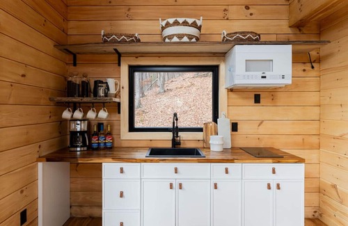 Asheville Cabin | Treehouse Log Cabin *Outdoor Tubs*Waterfall*Pets