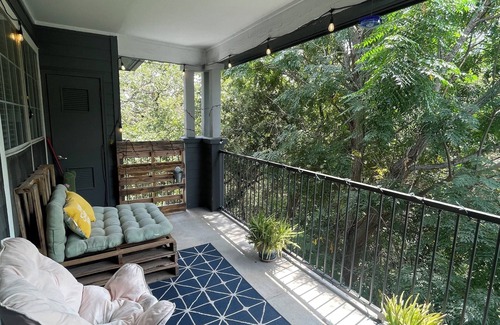 East Oak Hill Apartment | Treehouse on the Greenbelt only 10 minutes from Downtown