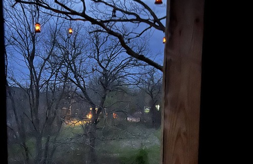West Siloam Springs Apartment | Treehouse overlooking Oklahoma Scenic Waterway Flintcreek.