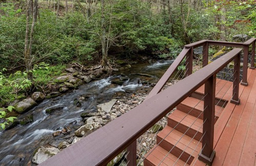 Topton Cabin | Treehouse- Pet Friendly, Luxury Log Cabin Rental on Creek, Fly-fishing, Hot Tub, Rafting-Nantahala NC