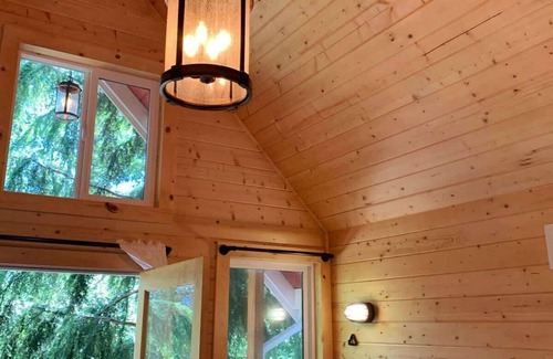 Snohomish Cabin | Treehouse Place at Deer Ridge Ole Mill
