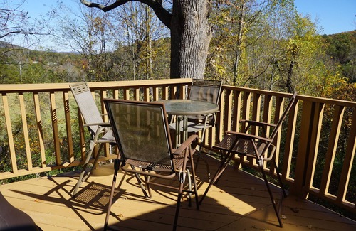 Lake Lure Condo | Treehouse serenity, access to RB Resort amenities, Dog friendly.