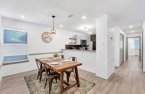 Grogan's Mill House | Treehouse style 2 Bed 2 Bath townhome w/EV Charger, Low Cleaning Fees