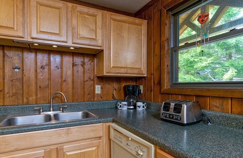 Snowshoe Condo | Treetop 26, 2 bedroom, Just steps to Village and Slopes