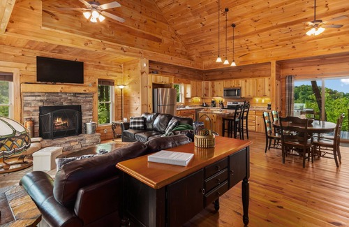 Whittier House | Treetop cabin, BRAND-NEW 6-person hot tub, pool table, full yr views