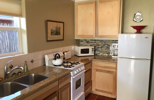 Paso Robles Cottage | Treetop Cottage - Unstoppable View!