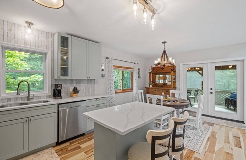 Moultonborough House | TREETOP LAKE WINNIPESAUKEE! Sandy beach, swim & kayak, barbeque under the pines