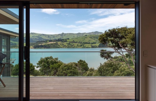 Akaroa House | Treetop Retreat - Takamatua Holiday Home