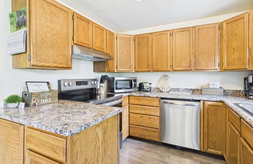 Mendenhall Valley Apartment | Treetop Retreat w/Fire Pit