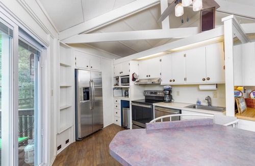 Village of Four Seasons Cottage | Treetop Village #14. Pet-friendly; Pool & Slips steps away; Sleeps 10