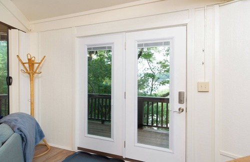 Village of Four Seasons Cottage | Treetop Village #14. Pet-friendly; Pool & Slips steps away; Sleeps 10