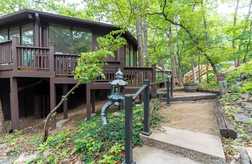 Village of Four Seasons Cottage | Treetop Village #14. Pet-friendly; Pool & Slips steps away; Sleeps 10