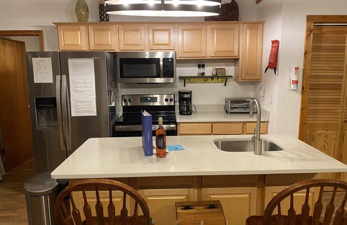 Lake Lure House | Treetops Cottage, wrap around deck, Wi-Fi, pet friendly, close to Lake Lure.
