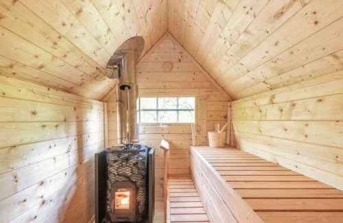 Rockcliffe Ski Chalet | Treetops Luxury Log Cabin - Hot tub, BBQ & Sauna