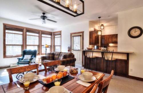 Tremblant-Les-Eaux Ski Chalet | Tremblant-Les-Eaux C2